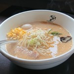 ロッキー石橋 - みそラーメン大盛。トッピング、コーン、味玉。正直コーンは合いません。