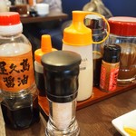 熟成豚 かわむら - ソース、醤油、岩塩、ドレッシング