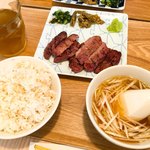 牛たん焼きと伊達ごはん だてなり屋 - 