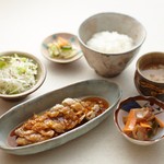 Yakitori Bakaya - 揚げ鶏の葱ソースかけ定食
