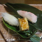 千松しま - ハゼとホヤのお寿司とキンキのちまき（取り分けたとこ）