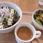 アルマド カフェ＆バー - 
