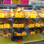 Panno Oomura - 菓子パンがズラ～リ！