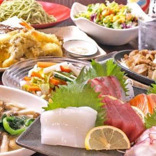 We also offer easy-to-use all-you-can-drink courses that include our signature sashimi.