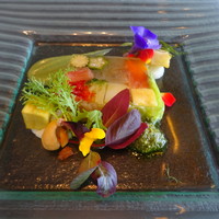 ジ・オリエンタルテラス - ノルウェー産サーモンと地場野菜のテリーヌ仕立てバジルソース