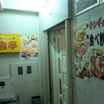 延香亭 - エレベータで３階へ 2011/8