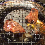 銀河DAI - すでに焼かれている厚切りタン。めちゃうまいです。