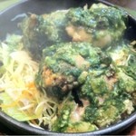 マドラスキッチン - CHICKEN GREEN TIKKA　チキン・グリーン・ティッカ ¥1,365