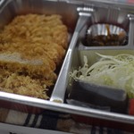 上ロースかつ弁当　７００円