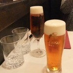 Bistro BeBe - 乾杯のビール。母が飲むというので、私も♪エビスの琥珀。