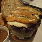 エーエス クラシックス ダイナー - 4月:フライドアボガド＆スモークモッツァレラバーガー