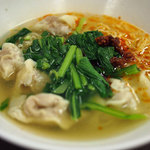 Magic Food Point - ポークのワンタンメン