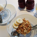 ホテルグランバッハ熱海クレッシェンド - グラノーラとシトラスソース