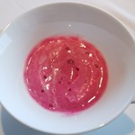 ホテルグランバッハ熱海クレッシェンド - ビーツの野菜スープ