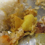 ケララバワン - ドーサを真ん中あたりで潰す