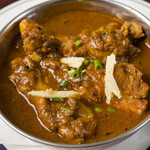 ネパールの骨付きカレー（手羽元）