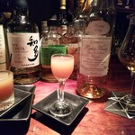 バー・バーンズ - ルビーロマンのカクテル2段階仕立て