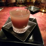 バー・バーンズ - ルビーロマン2個を絞って2種類のウオッカと