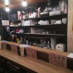 餃子と唐揚げの美味しいお店 肉玉屋 - 夜の店内内観です♪