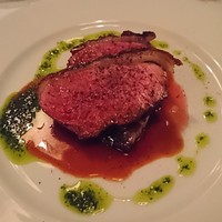 イノーヴェ - アメリカ産牛イチボ ロースト 徳八農園の茄子 チミチョリソース