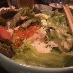 魚屋ツキアタリミギ - 海鮮サラダ
