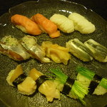 Ikko Sushi - 生サンマ、シンコ、エンガワ、サーモン、ホッキ、芽ネギ