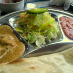 ラム - サラダにかけてある色鮮やかなドレッシングはひたちなか店も同じ