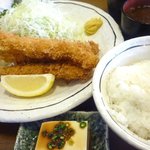 金光軒 - Eランチ（海老フライ３尾）+大盛ご飯+味噌汁+奴+ドリンク980円