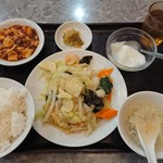 朝天門 - 海鮮野菜炒め定食￥690-