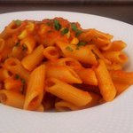 ヴィア トスカネッラ - ペンネ 帆立小柱とトウモロコシのトマトクリームソース（2018.8）