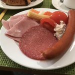 Hotel Germania - ソーセージ、ハムがドイツぽい？