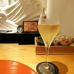 肉屋 雪月花 NAGOYA - まずはシャンパン