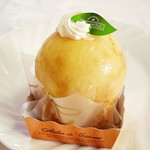 パティスリー ルミナス - 丸ごと桃のタルト540円