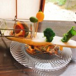 野菜屋カフェヴェルデ - 野菜の収穫体験という名の前菜盛のインパクト！