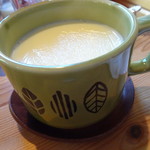 森のVoiVoi - 森林の牧場のホットミルク