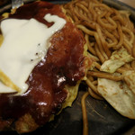 ぼてぢゅう - お好み焼（豚入り）、焼そば（いか入り）