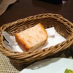 トラットリア アリエッタ - ランチセットのパン