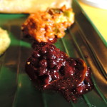 Spice&Dining KALA - アチャール2種　奥がアボカド、手前はブラックベリー