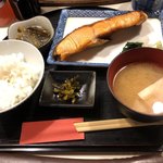 酒処 はづき - 焼魚定食 しゃけ 850円