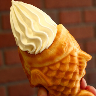 クレミアや話題の鯛パフェが店内でお召し上がりいただけます