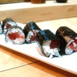 越中屋  - 炙った海苔の芳香が旨い　鉄火巻き