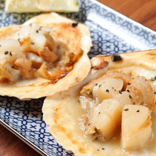 京橋の呑み屋街で味わう、厳選食材を使用した本格炉端焼き