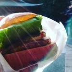 ICON - 秋限定イチヂクベーコンチーズバーガー