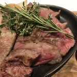 黒毛和牛門崎熟成肉。
          美味し。