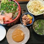 智寿司 - ネギトロ丼とアジ(￥730-)
