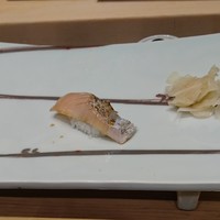 銀座 久兵衛 銀座本店 - 鰆の昆布締め