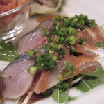 レンゲ - 〆サバのニンニクソースかけ