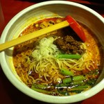 新宿 秀山 - 黒マー油入りの担々麺