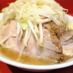ラーメン二郎 - ブタ