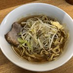 ラーメン二郎 - ラーメン 750円　麺半分・ヤサイちょっと・ニンニクで